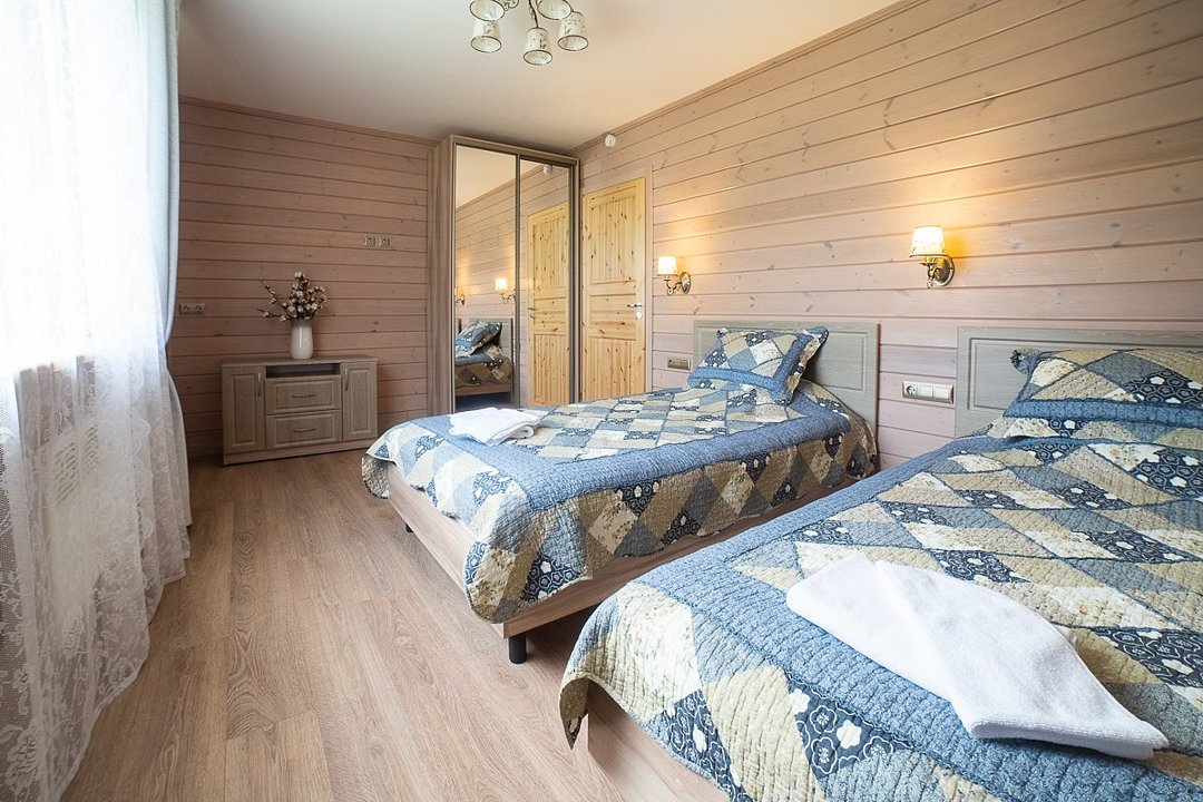 Дом 4-местный 3-комнатный (Большой, с камином и кухней)