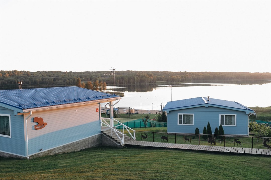 Дом 4-местный 3-комнатный (Большой, с камином и кухней)