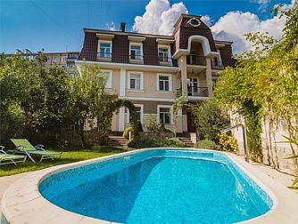 Отель Каштановый особняк