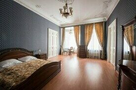 Номер с большой кроватью и камином, Апарт-отель Юлана на Восстания, Санкт-Петербург