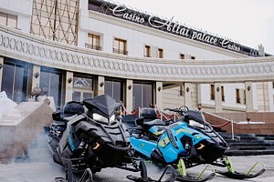 Снегоходы — Отель «Altai Palace Курорт Сибирская Монета», урочище Каим