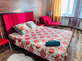 ул. Кедровая д. 8 (3 комн.) VIP, Гостиница 89 регион, Новый Уренгой