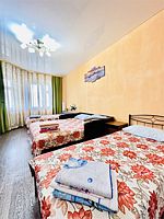 ул. Заводская д. 5 (3 комн.) ECON, Гостиница 89 регион, Новый Уренгой