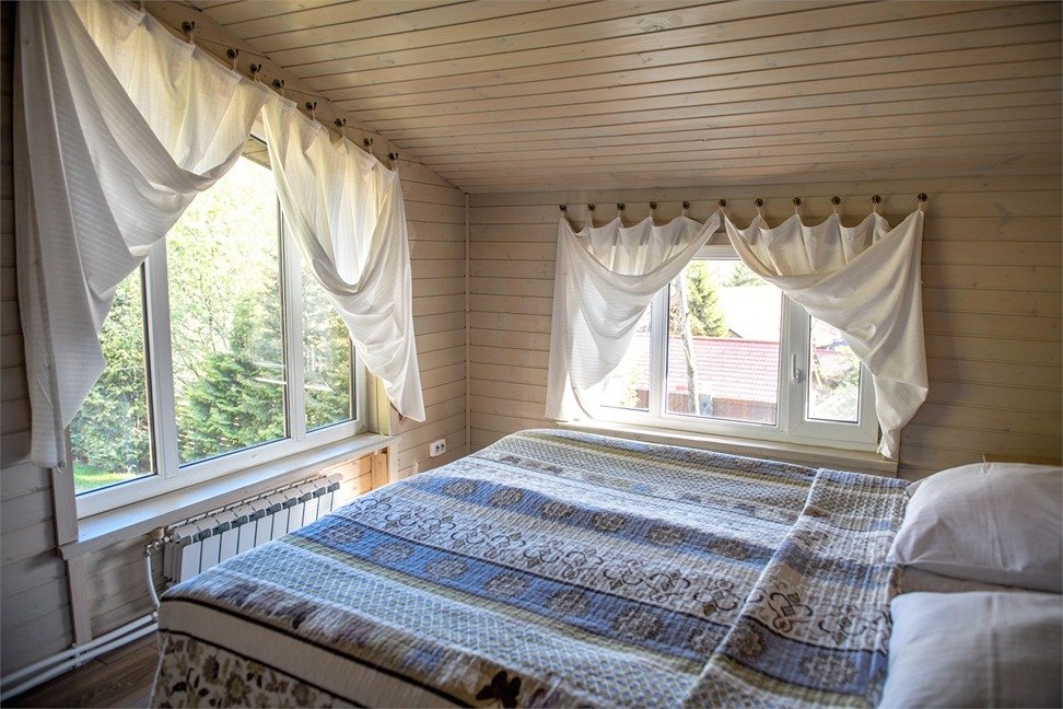 Коттедж 8-местный 4-комнатный (Компания)