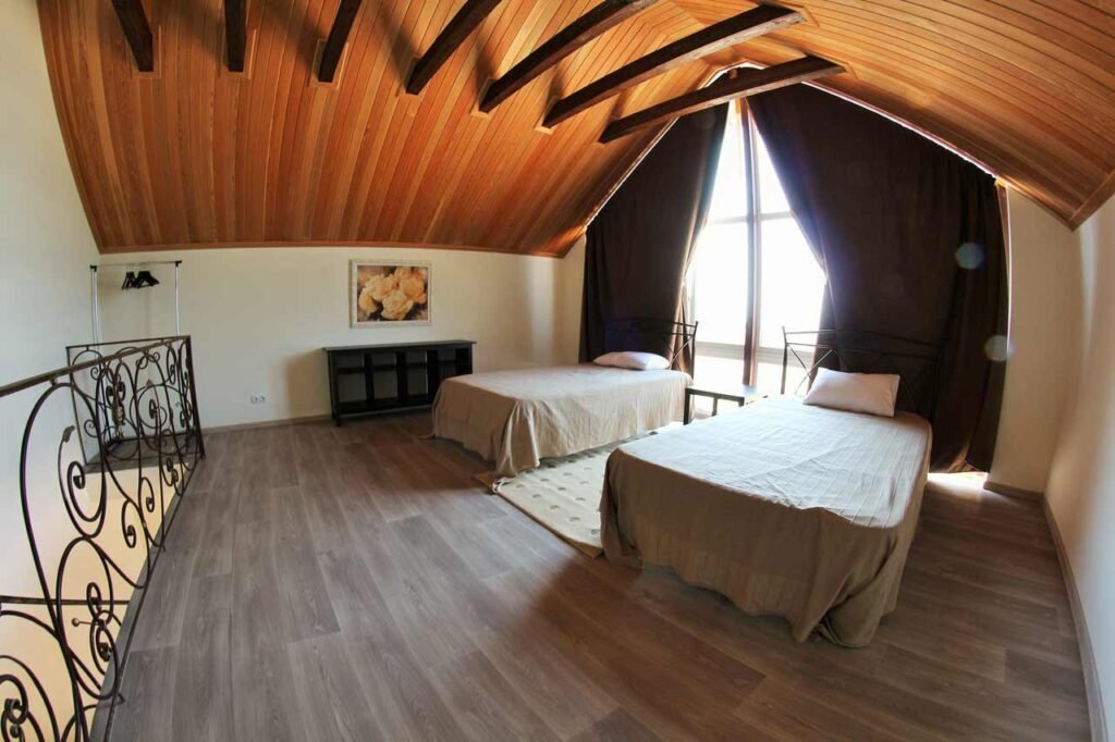 Коттедж 4-местный 2-этажный