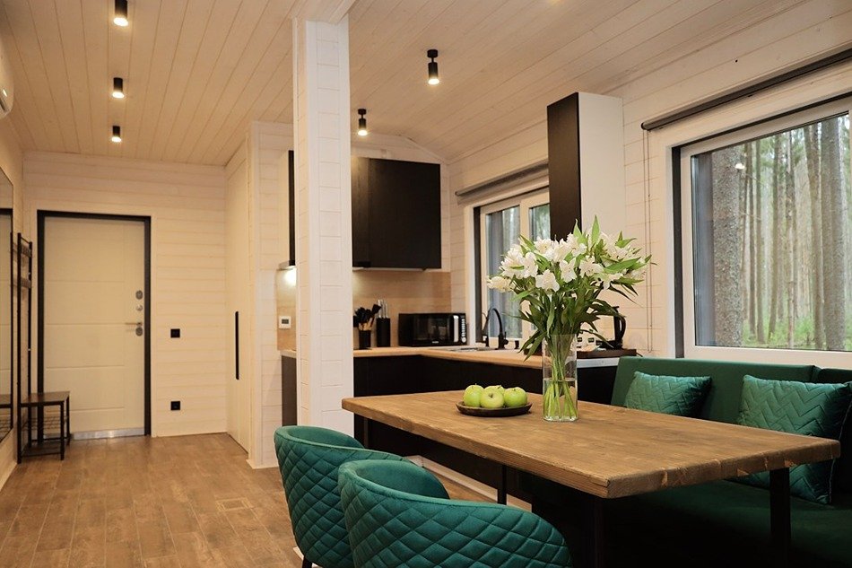 Коттедж 8-местный 3-комнатный (Полулюкс с двумя спальнями)