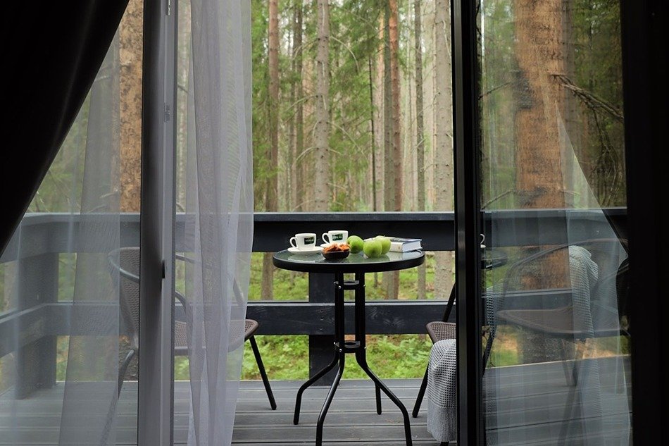 Коттедж 8-местный 3-комнатный (Полулюкс с двумя спальнями)