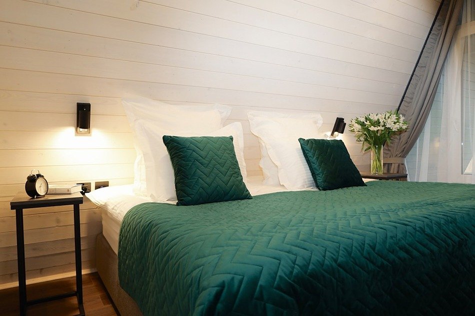 Коттедж 8-местный 3-комнатный (Полулюкс с двумя спальнями)