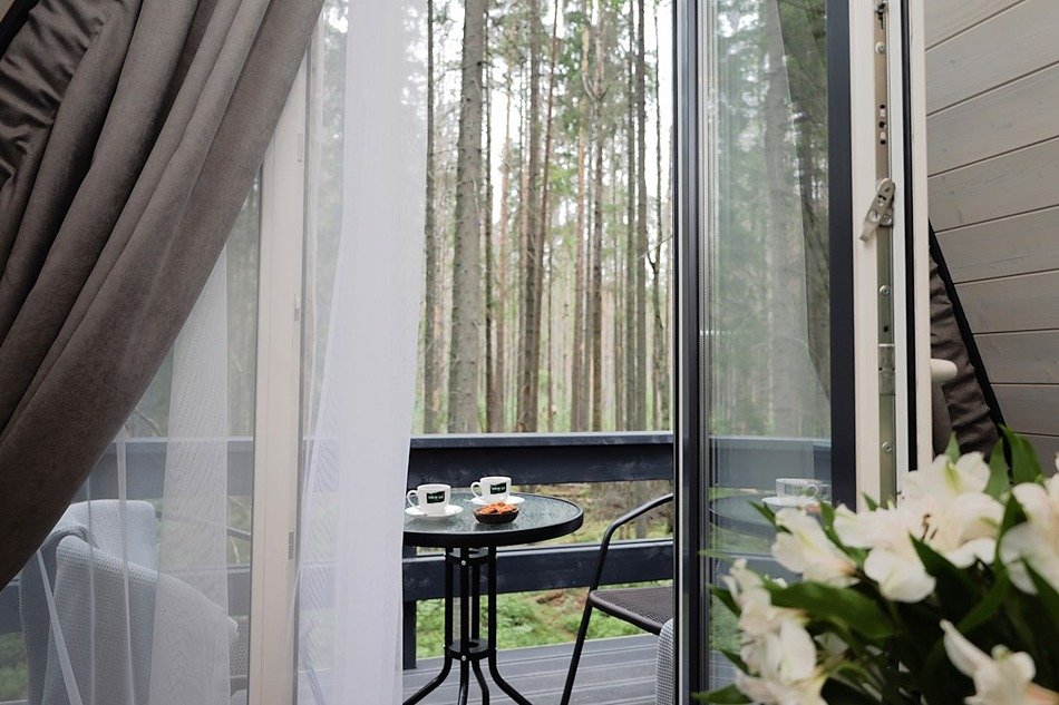 Коттедж 8-местный 3-комнатный (Полулюкс с двумя спальнями)