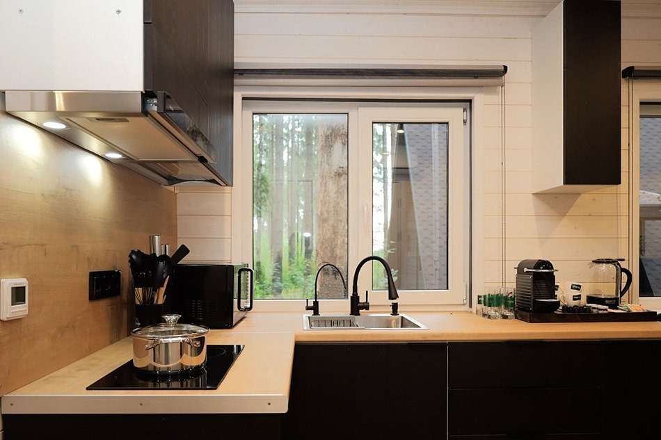 Коттедж 8-местный 3-комнатный (Полулюкс с двумя спальнями)