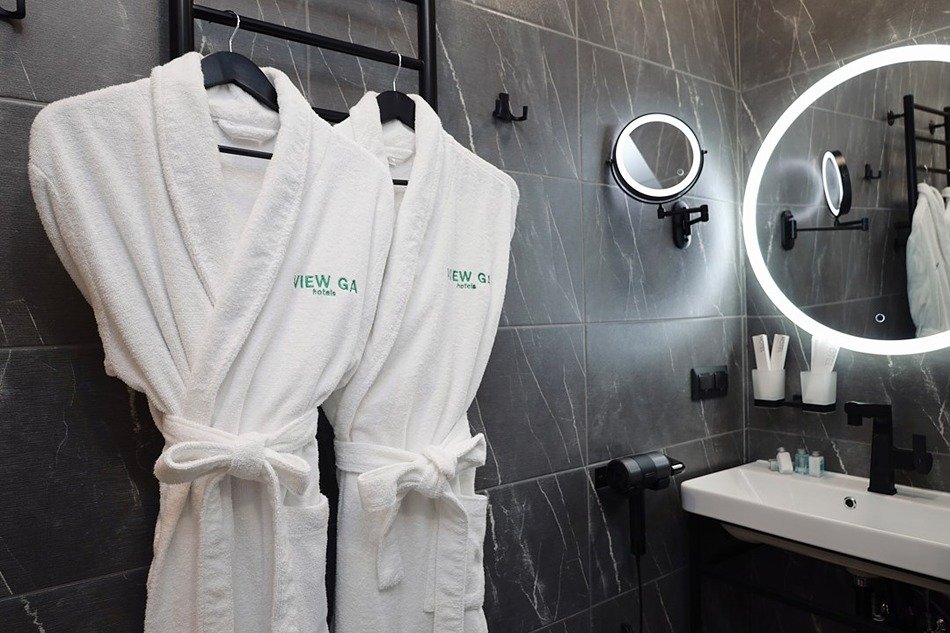 Коттедж 8-местный 3-комнатный (Полулюкс с двумя спальнями)