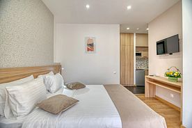 Двухместный номер Standard с балконом двуспальная кровать, Отель Orbeli Hotel, Ереван