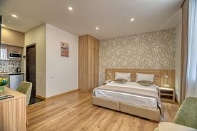 Двухместный люкс с балконом двуспальная кровать, Отель Orbeli Hotel, Ереван