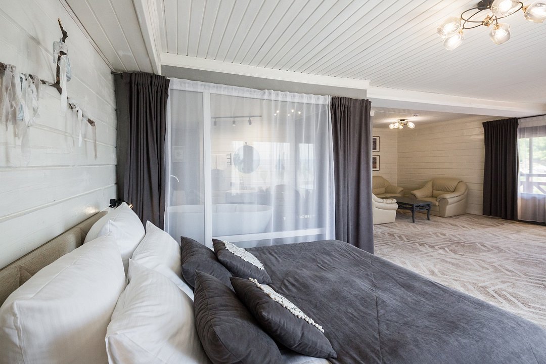 Люкс 2-местный 1-комнатный (с ванной)