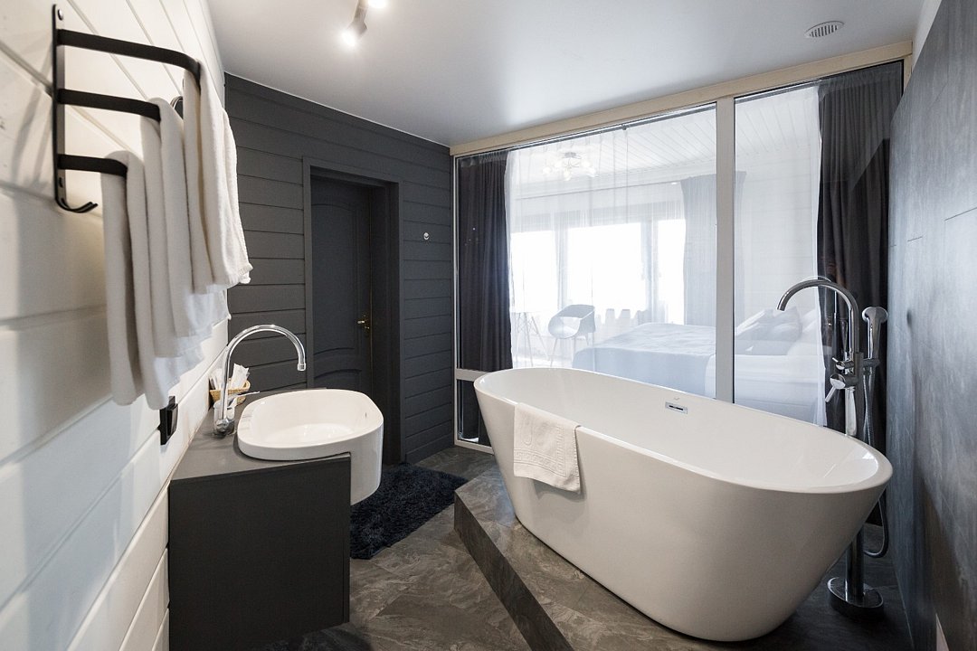 Люкс 2-местный 1-комнатный (с ванной)