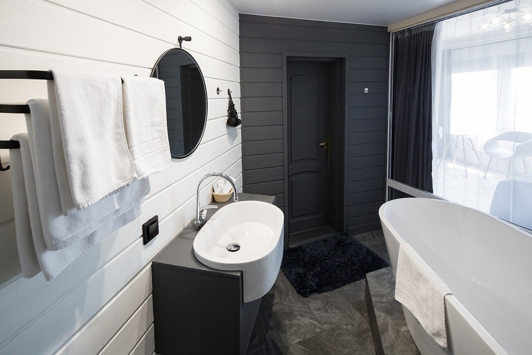 Люкс 2-местный 1-комнатный (с ванной)