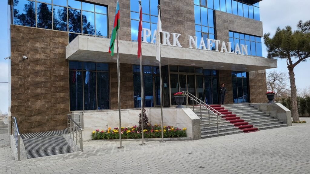 Внешний вид | Park Naftalan, Гянджа-Дашкесанский экономический район