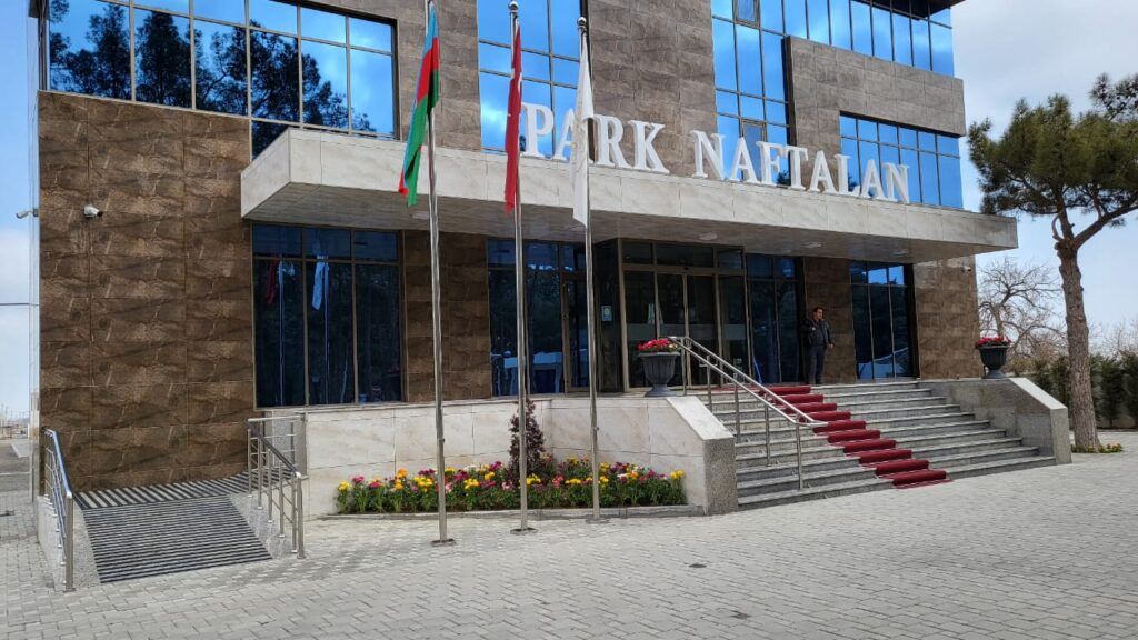 Внешний вид | Park Naftalan, Гянджа-Дашкесанский экономический район