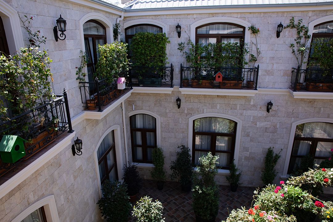 Внутренний двор | Midway Baku Hotel, Бакинский экономический округ