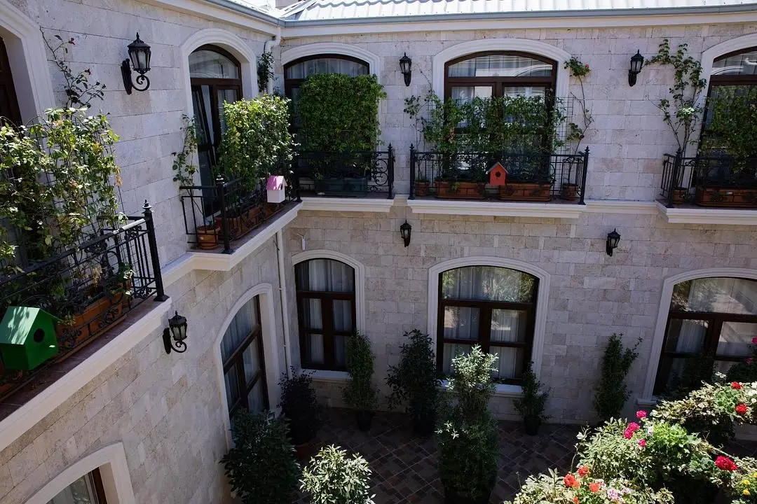 Внутренний двор | Midway Baku Hotel, Бакинский экономический округ