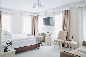 Клубный джуниор сьют Домъ купчихи Глинкиной 4*, Отель Русские Сезоны Село Вятское 4*, Вятское