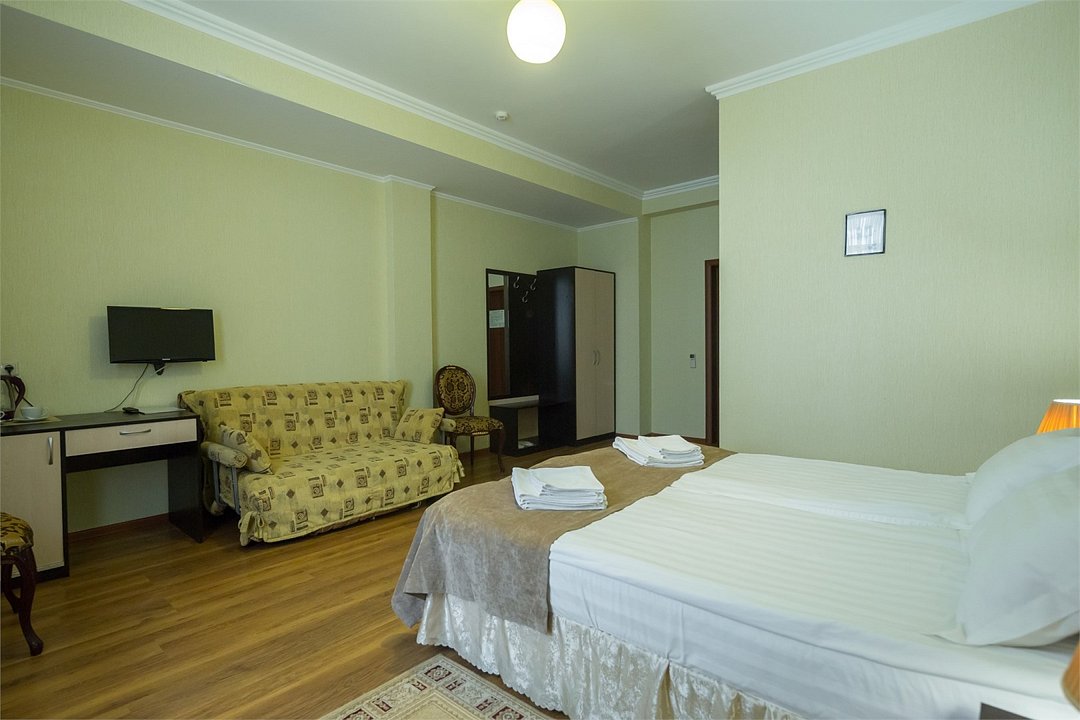 Полулюкс 2-местный с балконом