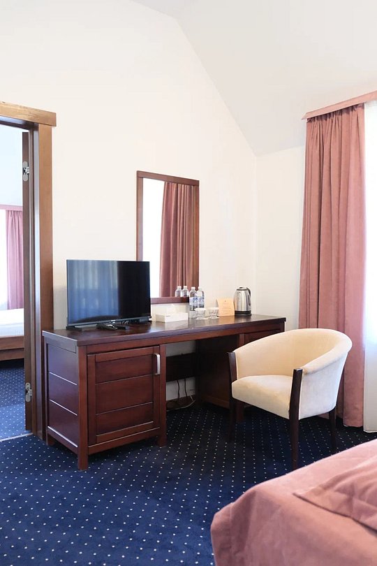 Семейный 2-местный 2-комнатный (Junior, до 5 человек)