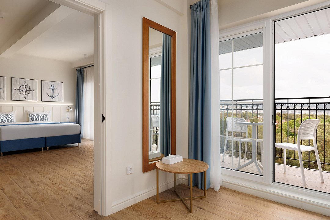 Люкс 2-местный 2-комнатный (с лоджией)