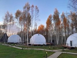 Двухместный коттедж Premium двуспальная кровать, Парк-отель На краю света, Шаховская