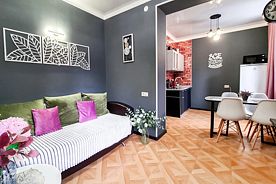 Шестиместные апартаменты с 3 комнатами с балконом и с красивым видом из окна, Апартаменты VELVET, Домбай