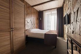Двухместный номер Стандарт (корпус Дания) двуспальная кровать, Скандинавский парк-отель Еловое, Чебаркуль