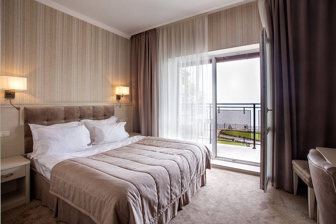 Стандартный 2-местный 2-комнатный (с балконом,  вид на залив)