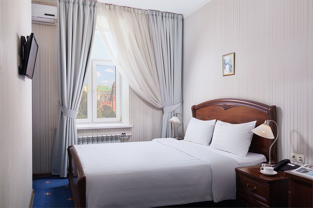 Стандартный 2-местный DBL/TWIN (c видом на Кремль)