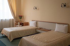 Двухкомнатный улучшенный номер с двумя раздельными кроватями, Отель "Карпинский"***, Санкт-Петербург