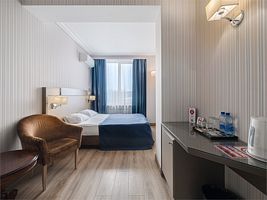 Полулюкс с двуспальной кроватью и окнами во внутренний двор, Отель KA ROYAL HOTEL, Мисайлово