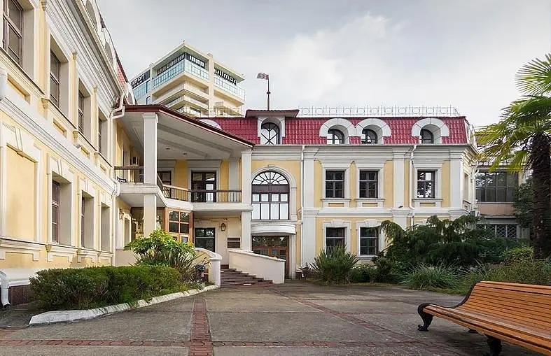 Гранд-отель ( бывш. ОК им. Мориса Тореза), Сочи, Краснодарский край