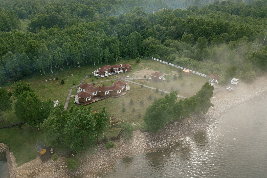 Сибирская резиденция Лёд, поселок Мангутай, Иркутская область