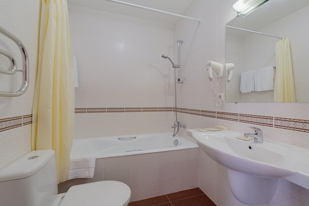 Улучшенный 2-местный (вид на ул. Маяковского)