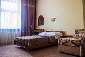 Стандарт большой категории I, Гостиница Центральная, Курск