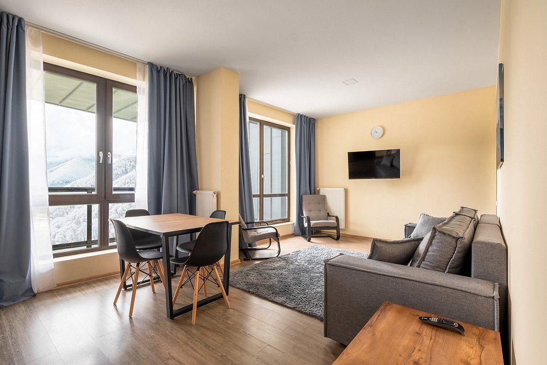 Апартаменты Улучшенный 5-местный 3-комнатный (с 2 спальнями, DBL/TWIN)