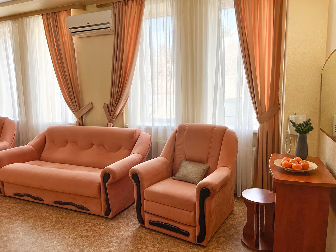 Люкс 4-местный 2-комнатный (корпус 2)