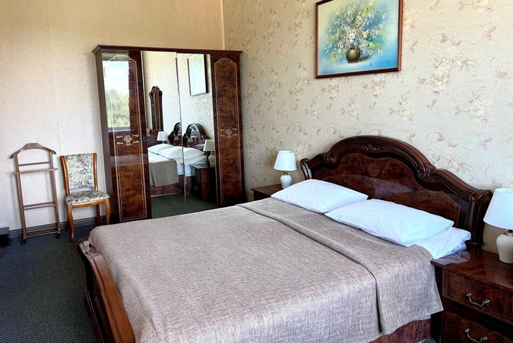 Люкс 2-местный 2 комнатный (без балкона)