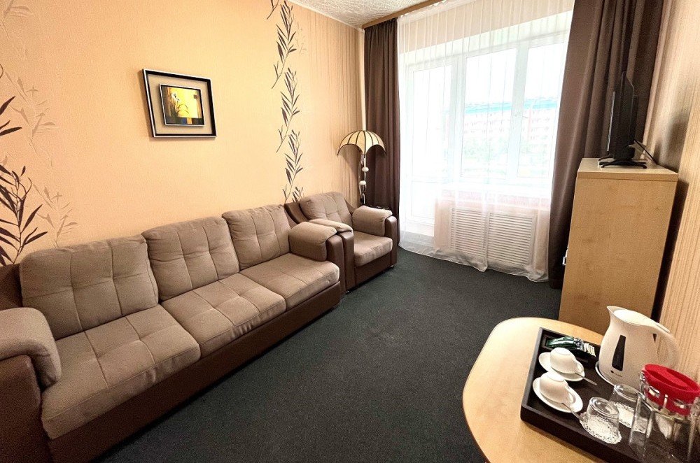 Люкс 2-местный 2-комнатный (с балконом)