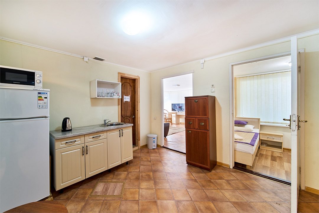 Домик гостевой 4-местный 3-комнатный