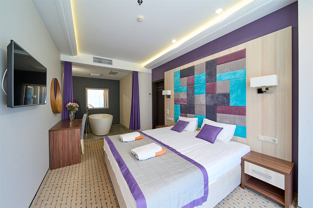 Люкс 2-местный 2-комнатный (Романтический)