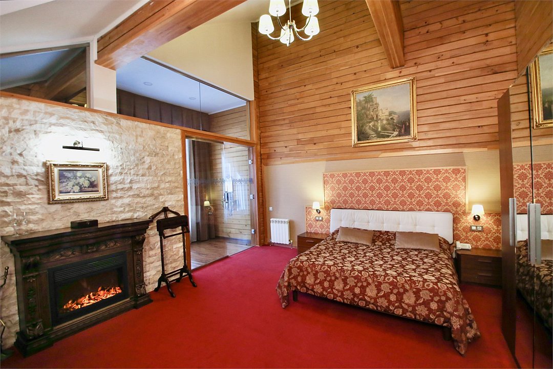 Джуниор сюит 2-местный Luxe (№16 с ванной)