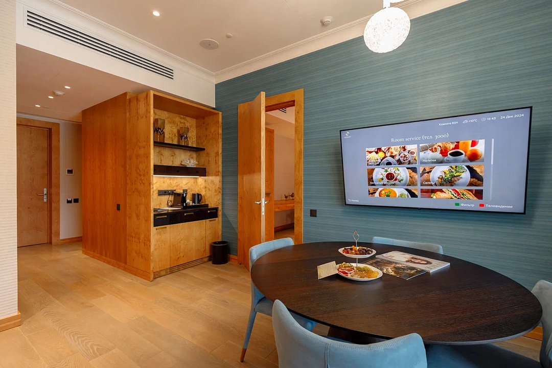 Джуниор Сюит Премиум 2-местный 2-комнатный (с видом на парк)