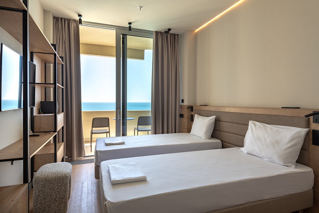 Супериор 2-местный 1-комнатный (с балконом)