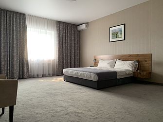 Отель Сто гостей