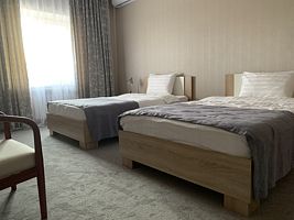 Двухместный номер 2 этаж Стандарт 2 отдельные кровати, Отель Сто гостей, Южно-Сахалинск